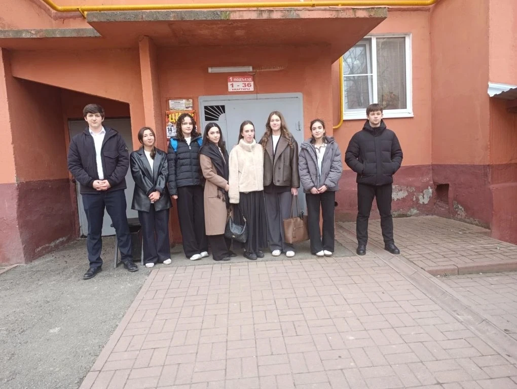 🇷🇺 Живая история: сегодня наши активисты поздравили ветерана Великой Отечественной войны