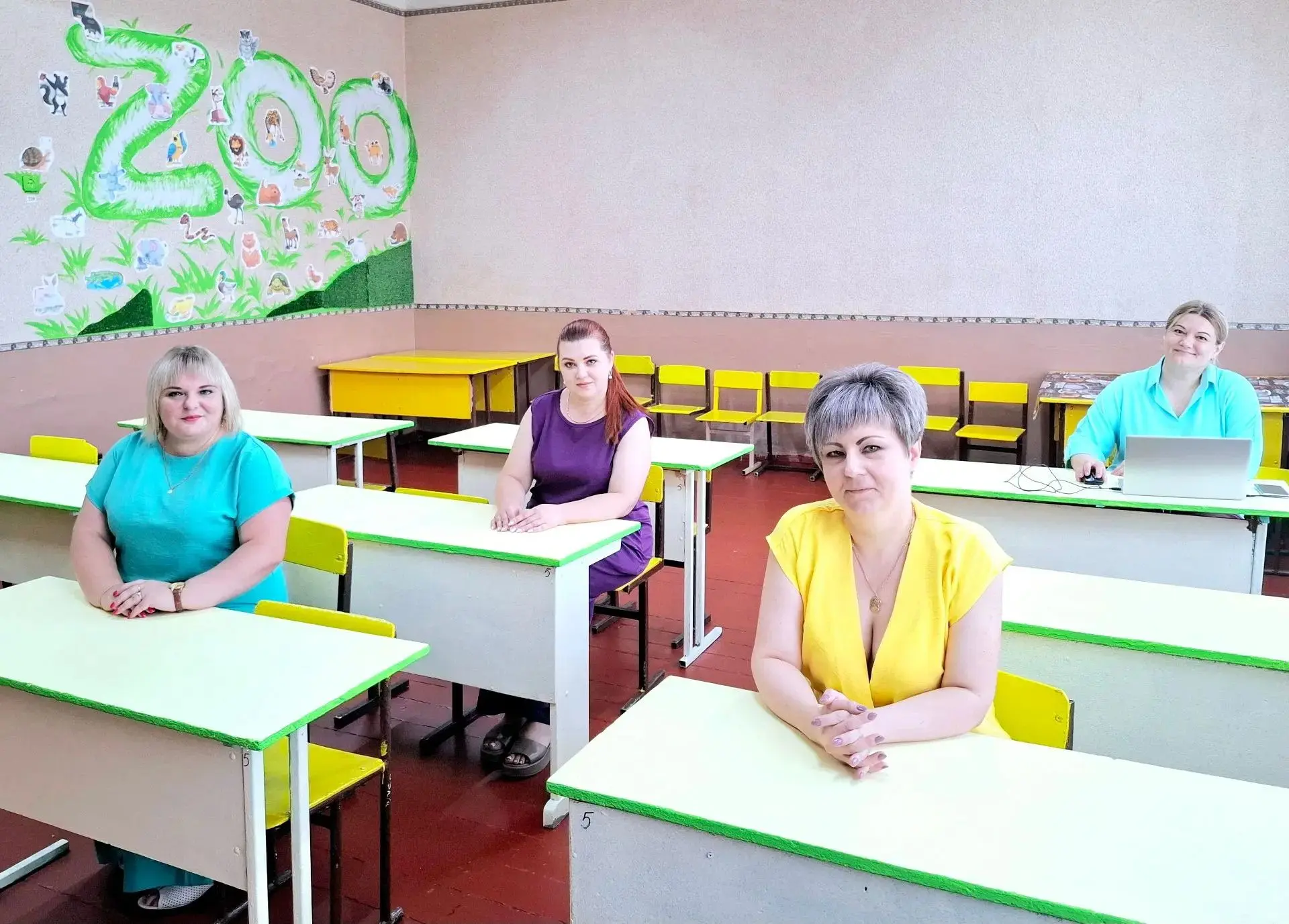 Согласно графику приёмки образовательных организаций городского округа города Красный Л...
