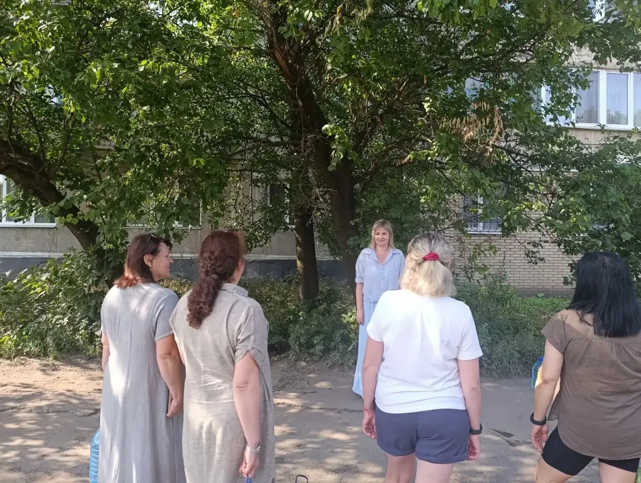 Спикер Елена Пинега провела встречу с населением на подведомственной территории по адресу: г. Макеев