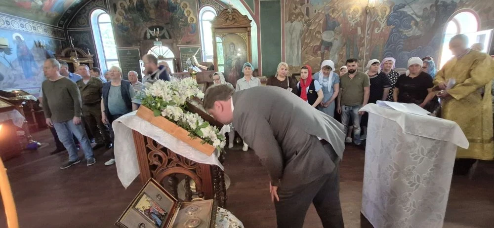 Предание и история По преданию, незадолго до Успения Богородица передала Пояс и Ризу двум благочести