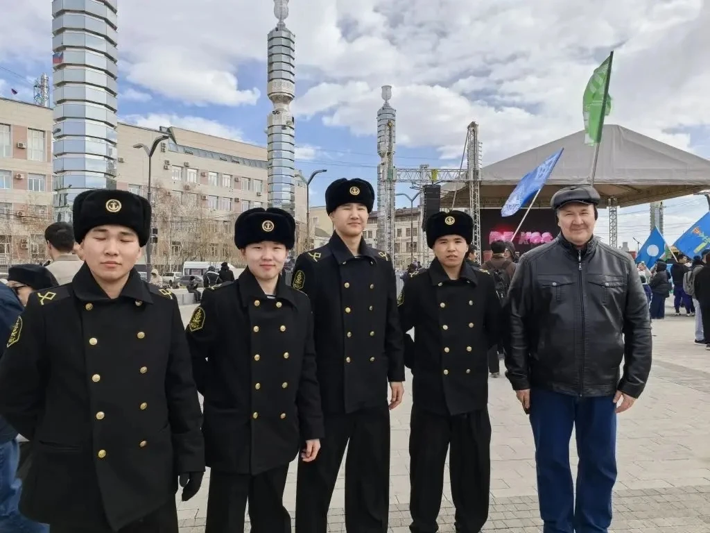 ЯКУТИЯ - РЕСПУБЛИКА СВОБОДЫ И СЧАСТЬЯ!  Если наша молодежь чтит свое государство и уважает его прошл