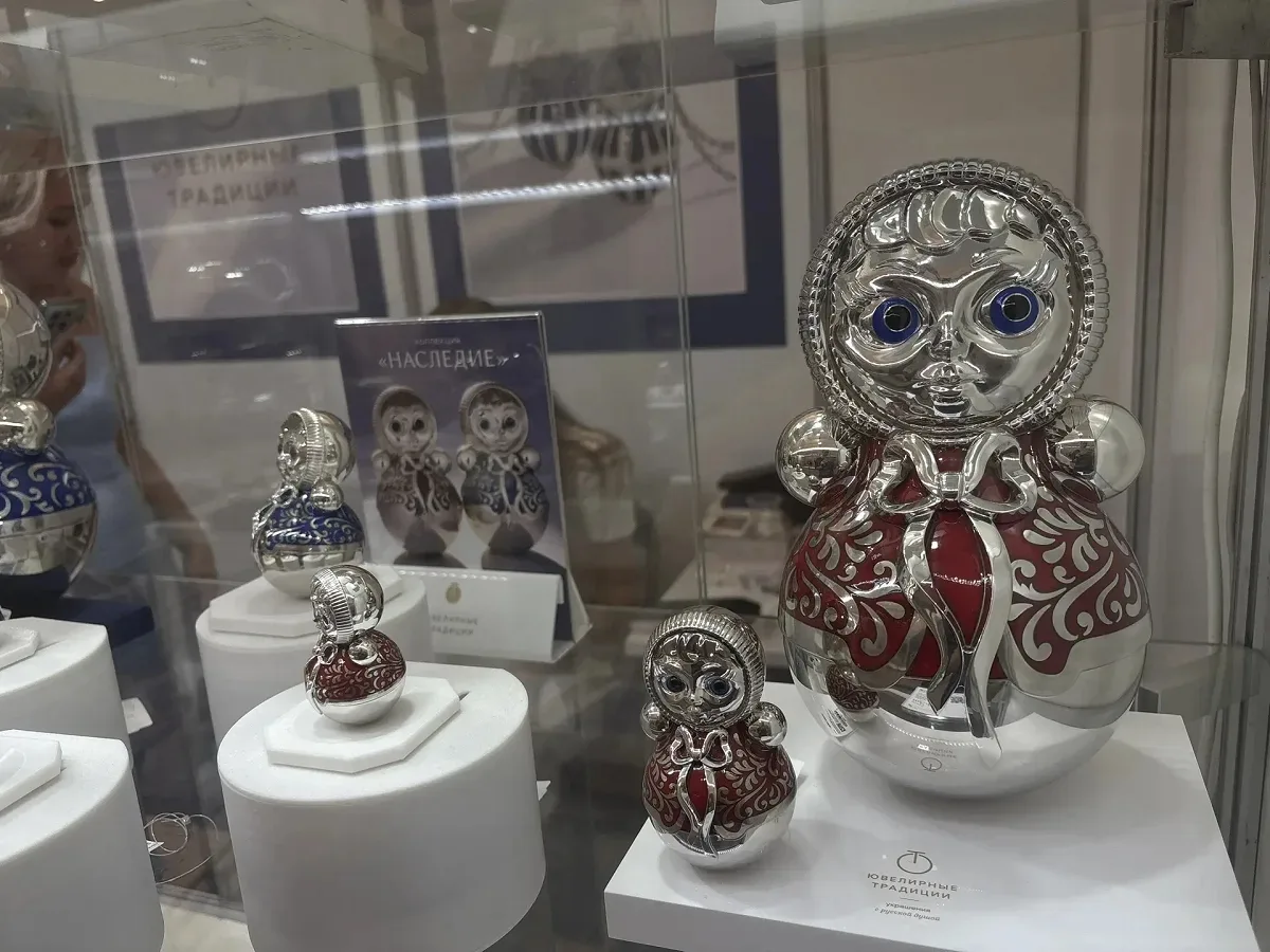 💍 Выставку «Золотое кольцо России» за первый день посетили более 7 тысяч человек.
На 27-м ювелирном