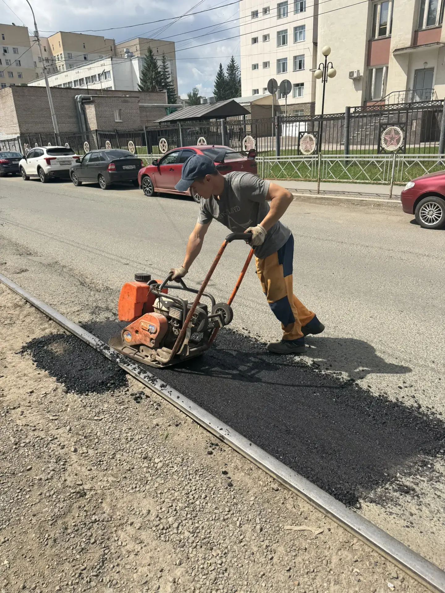 🚧 Ямочный ремонт в Уфе

Продолжаем приводить городские дороги в порядок - оперативно устраняем дефе