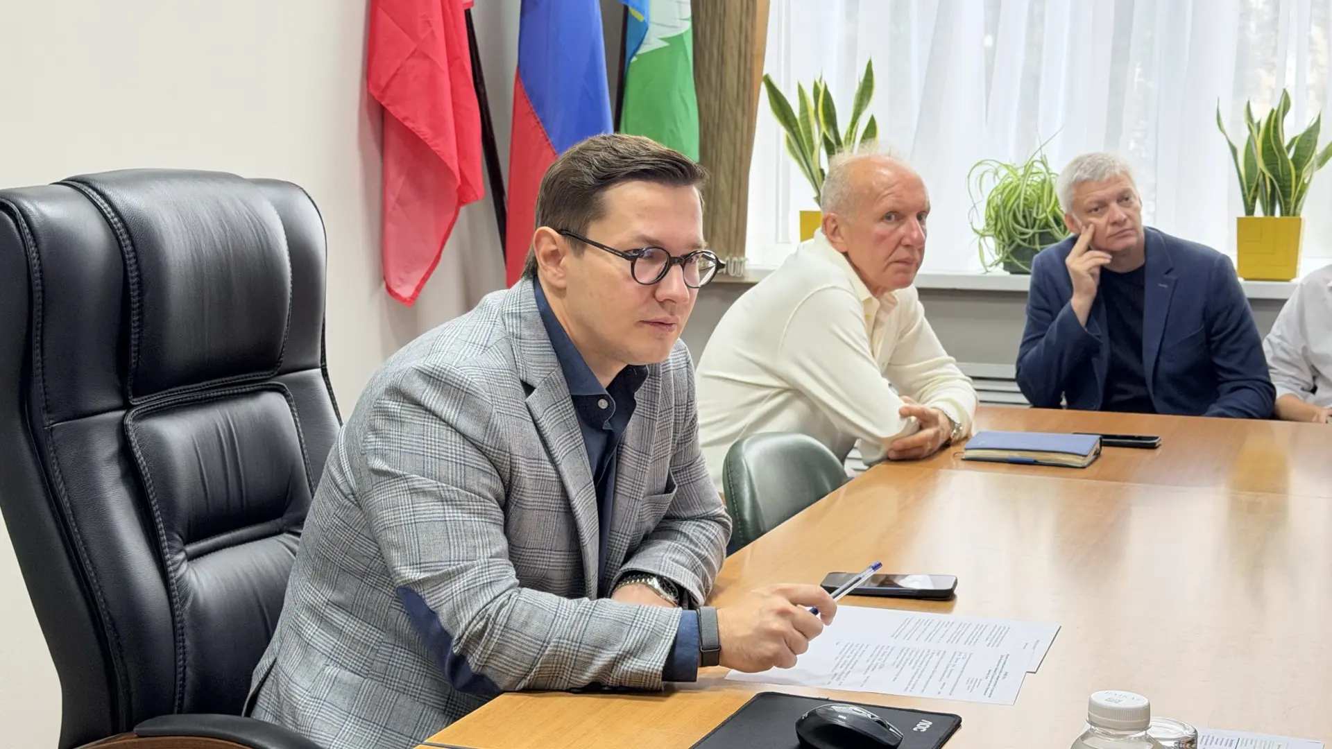 🌪 В администрации Луховиц прошёл политчас — обсудили последствия непогоды

Сильный ветер создал нем