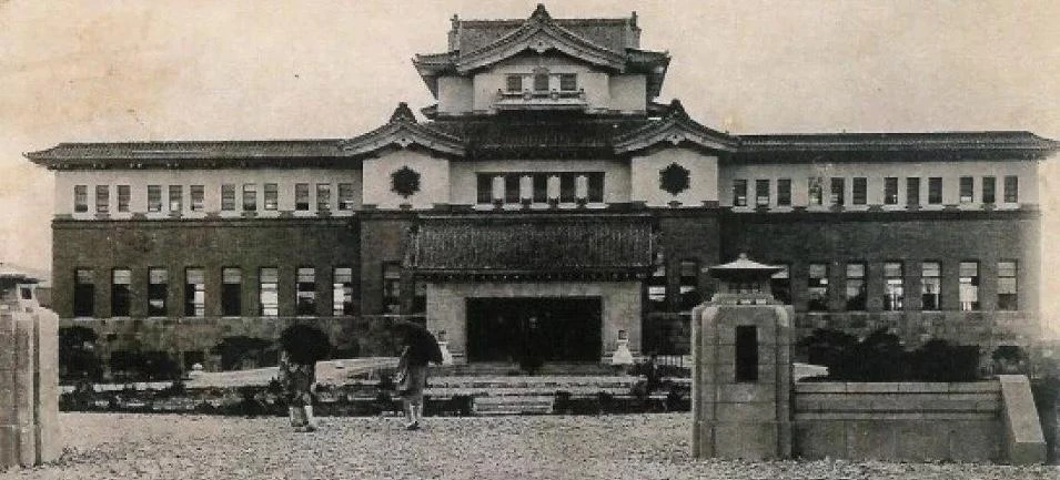 В августе 1937 первое здание полностью из монолитного железобетона появится в Карафуто....