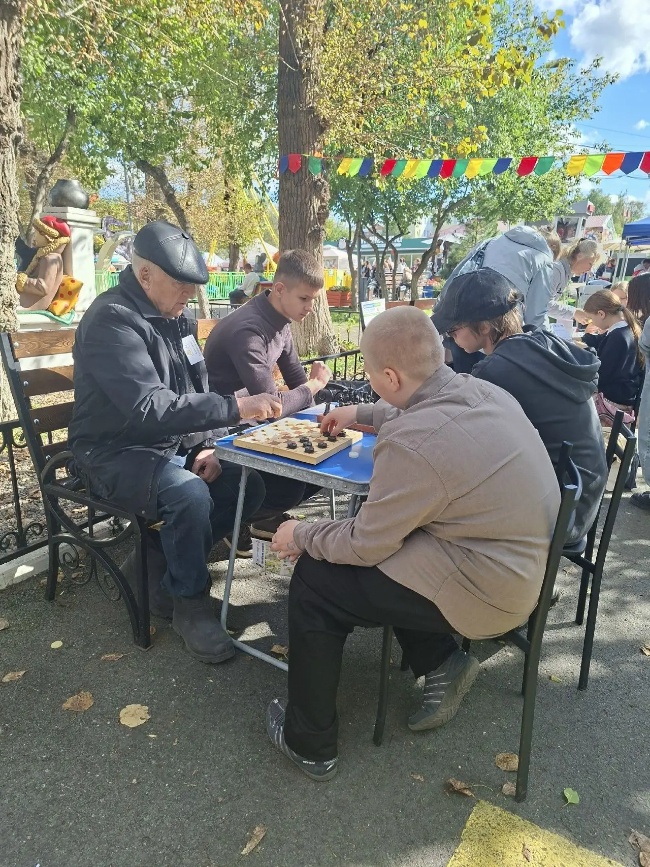 Фото с Единого дня знаний в Городском саду Томска ☀