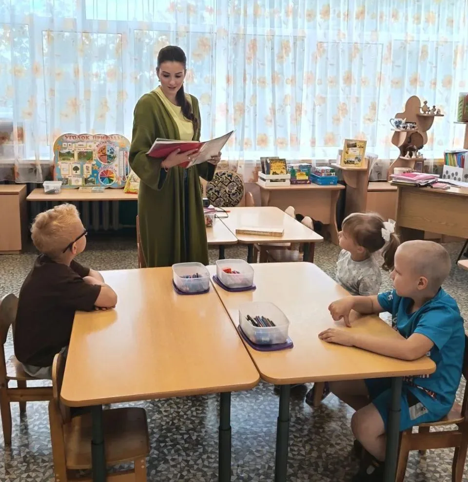 🎉 В МОУ «Спасская СОШ», дошкольное отделение № 17, прошёл яркий флешмоб, посвящённый Д...