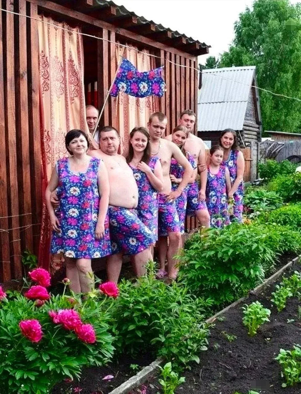 Всей семьей в последние оетние дни на дачу😄