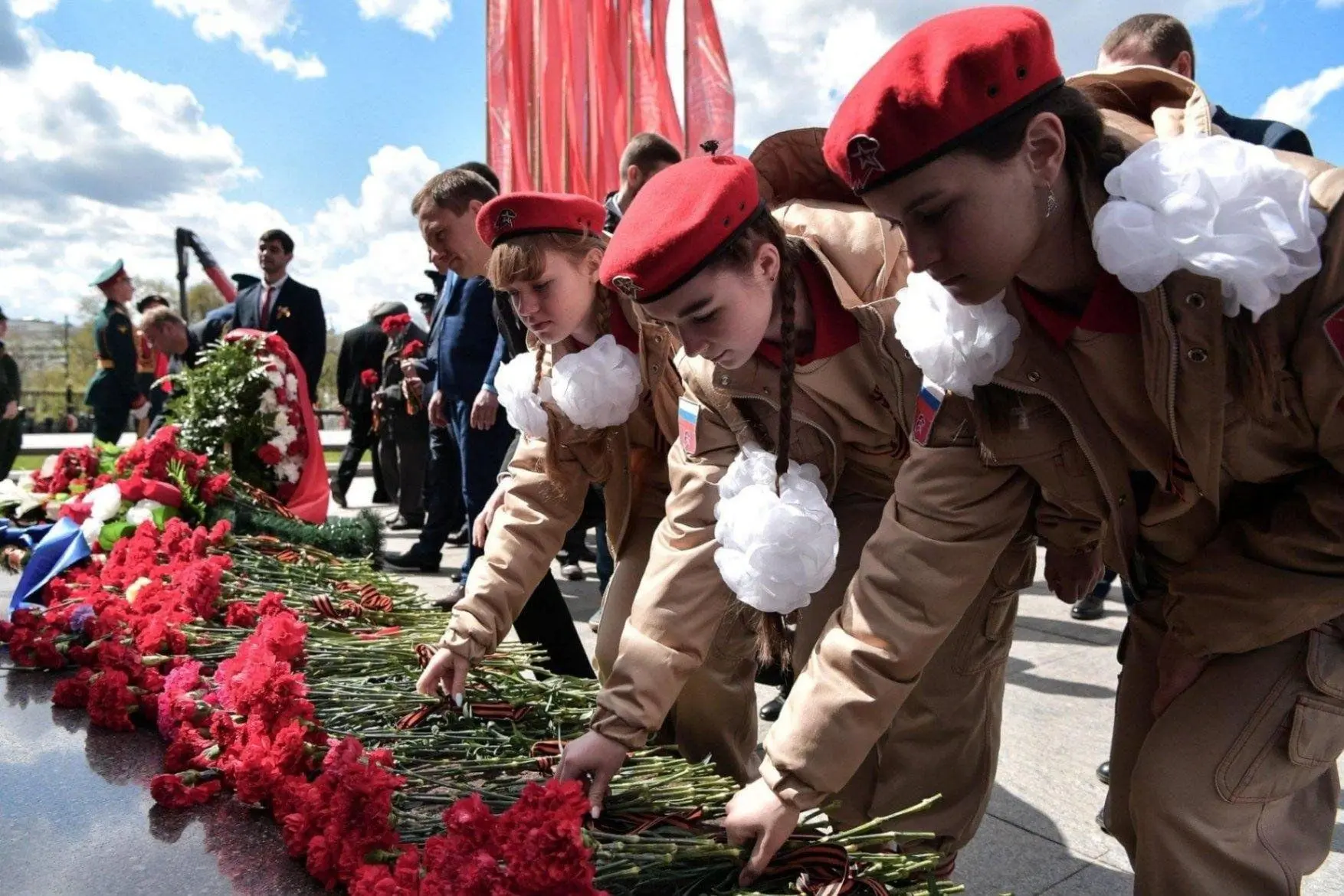 🇷🇺Чебоксары: «Цветы Памяти — единство поколений у мемориалов Победы»   ❗️❗️❗️5 мая в Чебоксарах прой