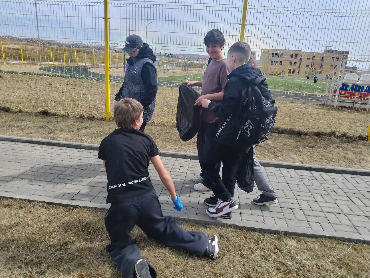 СУББОТНИК 2026- ВМЕСТЕ МЫ СИЛА!  Сегодня наша школа преобразилась!  Наконец, состоялся наш большой и
