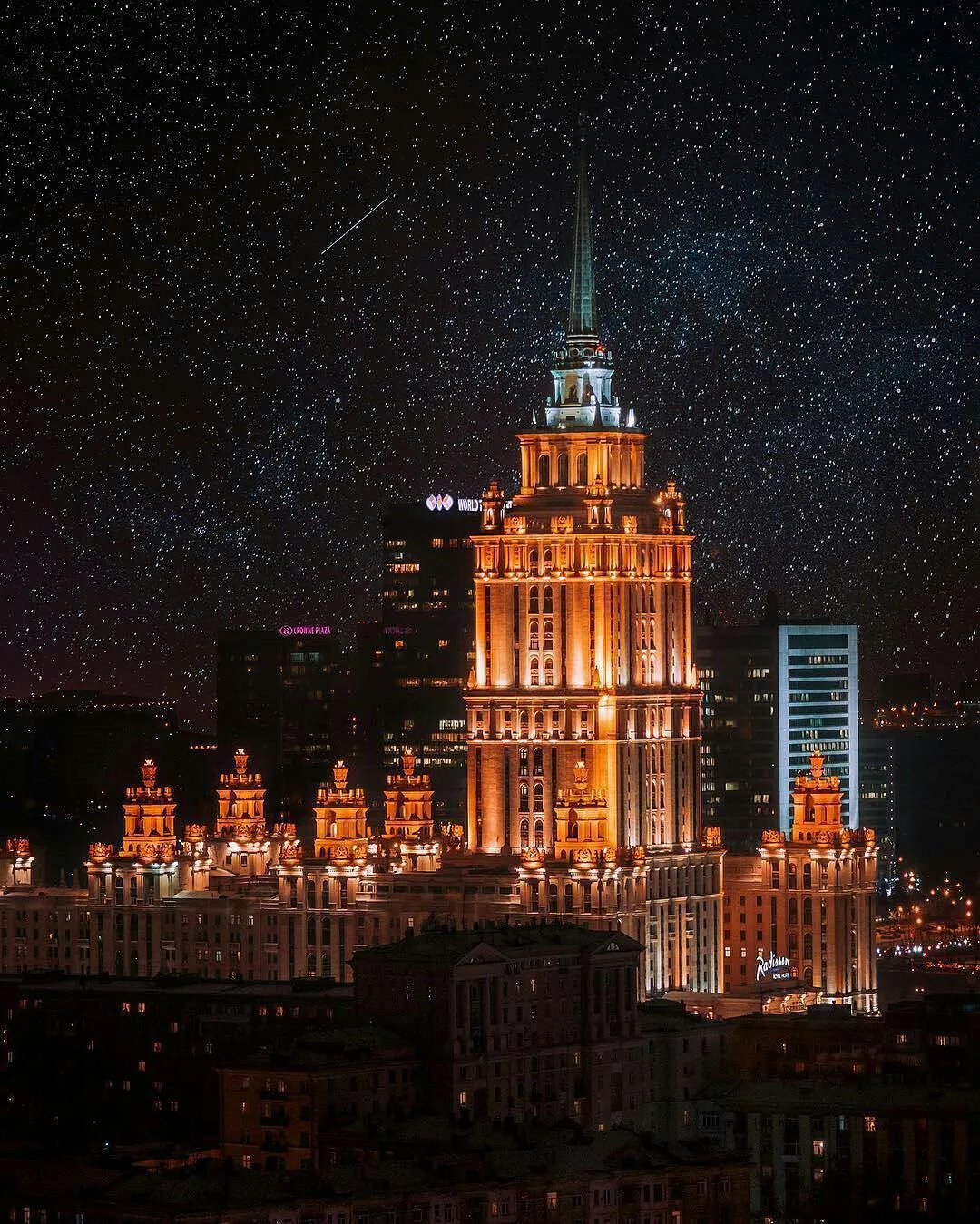 Прекрасное небо над Москвой