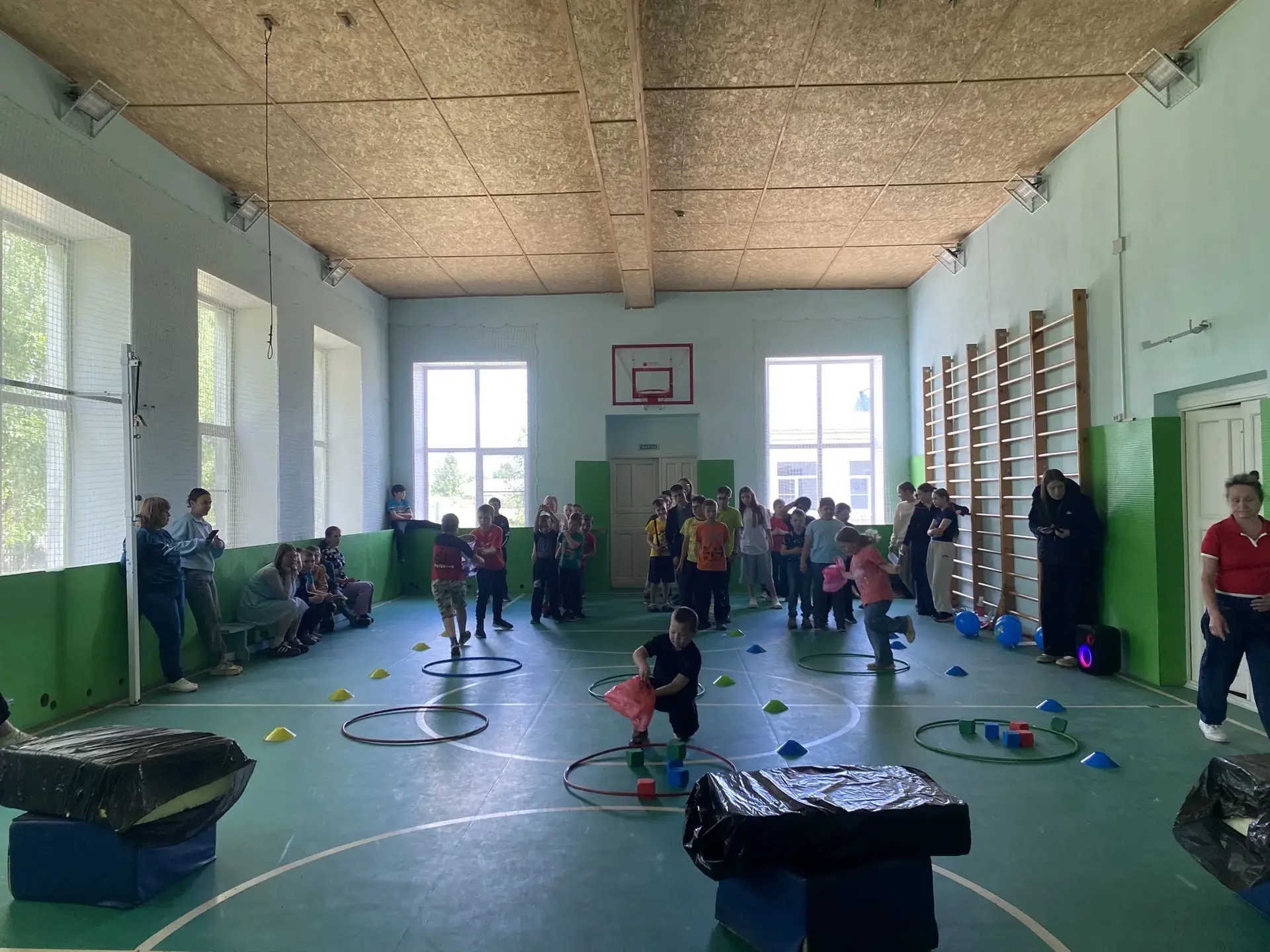 🏃‍♂️🏃‍♀️ День скорости, ловкости и отличного настроения в «Непоседах»!

Сегодня наш пришкольный ла