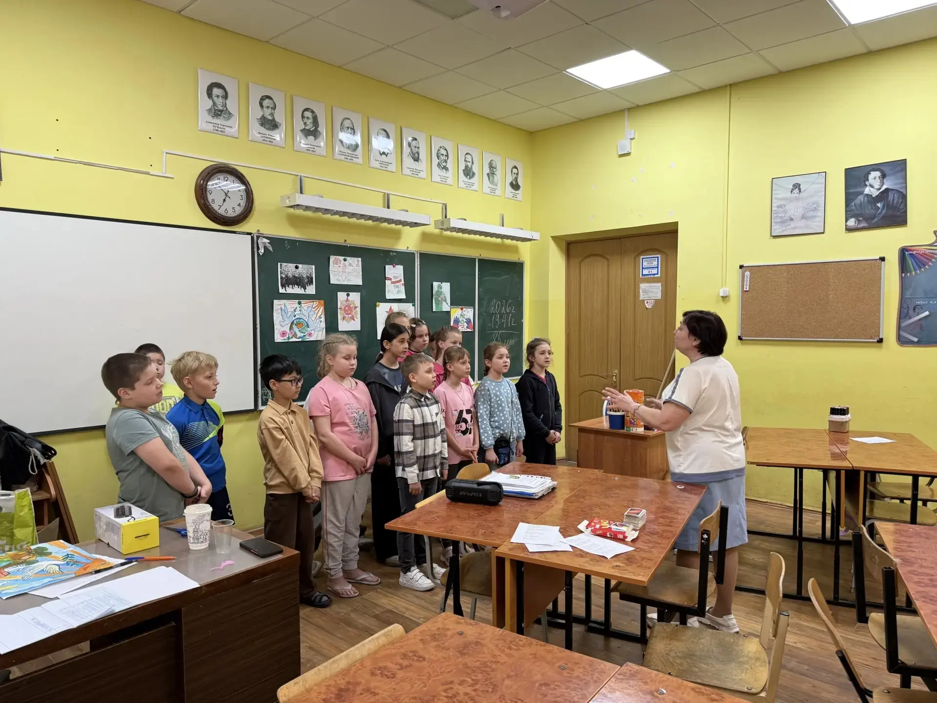 🎶 В ритме музыки и памяти 🎶

В отрядах нашего школьного лагеря "Спортландия" (на базе МОУ СОШ №2) 