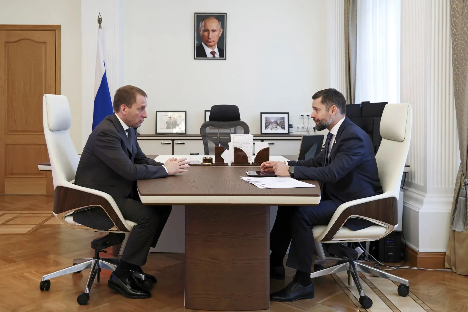 Провел рабочую встречу с Министром природных ресурсов и экологии России Александром Але...