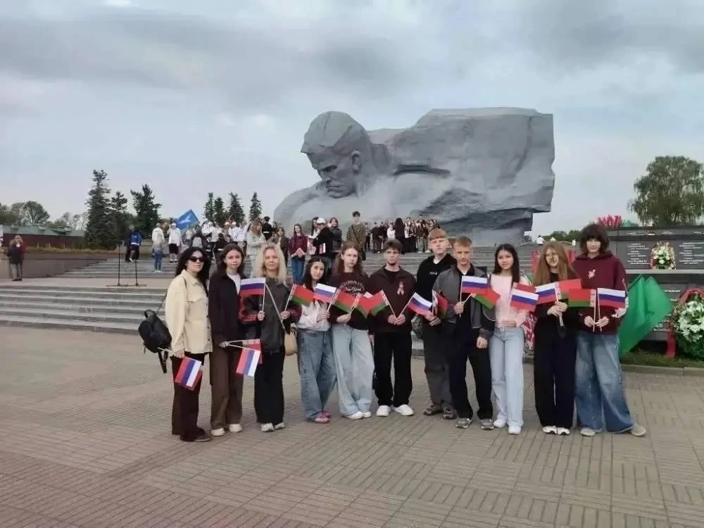 🇧🇾Оренбургские школьники вернулись из поездки по памятным местам Беларуси   #Про_Общество  Оренбургс