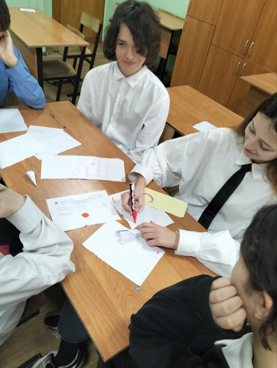 🌟 Дорогие друзья!    В 7 Г классе прошёл удивительный классный час, посвящённый важной дате — 40 лет