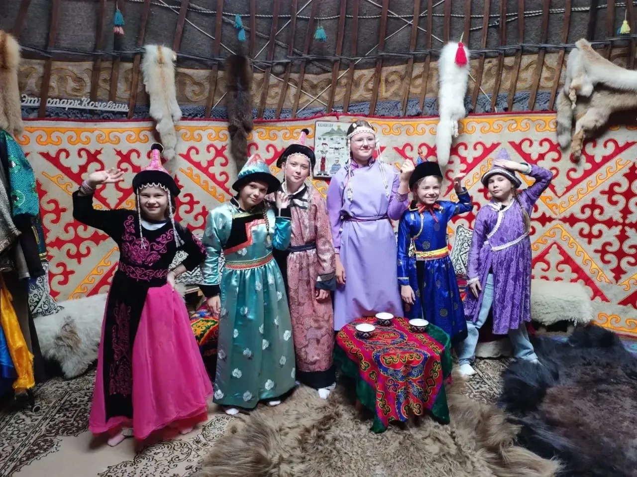 Первые выходные в новом учебном году гимназисты 4 класса провели с пользой! Они посетил...