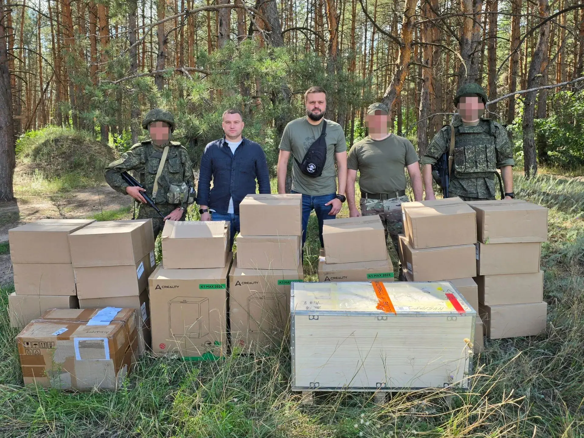 Доставлена очередная партия специальной техники бойцам группировки "Центр"