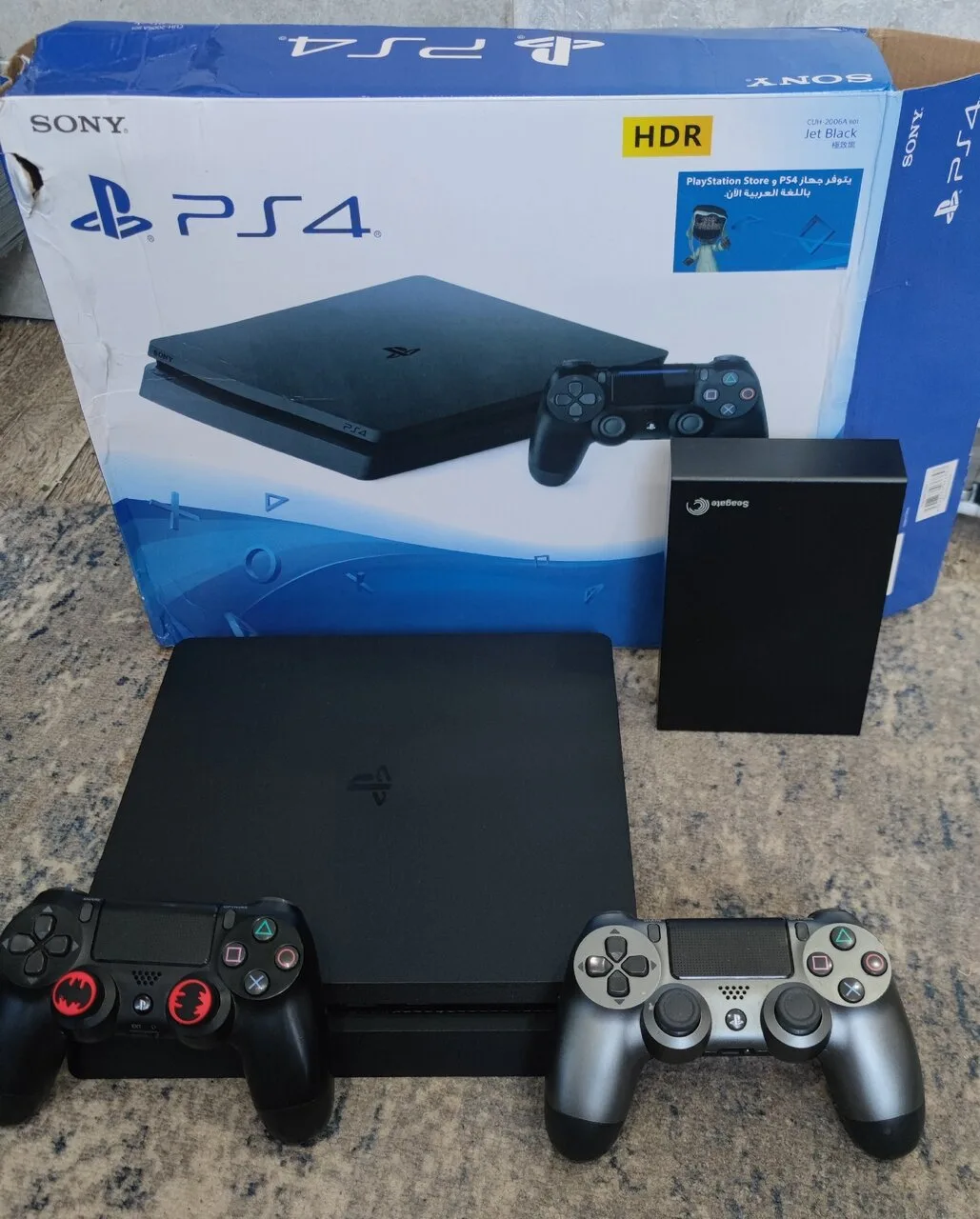 Продам прошитую Sony PlayStation 4 Slim + Sony PS VR + внешний жёсткий диск 3 TB

Sony PS 4 Slim 1 T