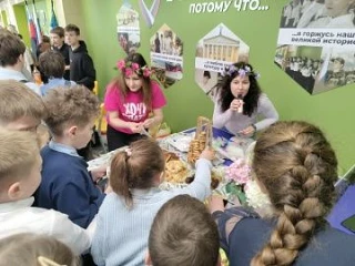 Сегодня в нашем лицее прошла благотворительная ярмарка — и это было по-настоящему тёплое и душевное 