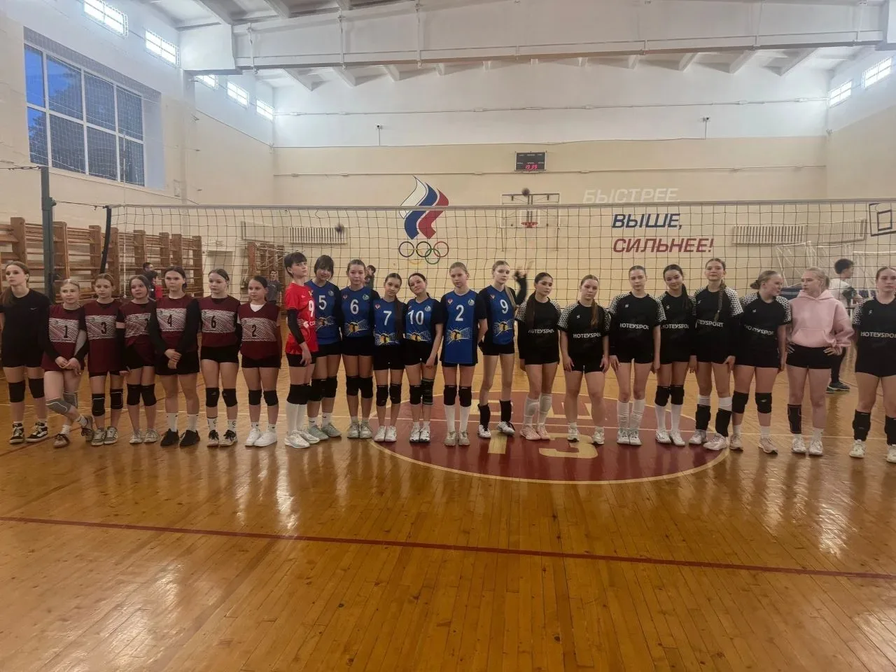 🏐 Серебряный триумф наших волейболисток  13 апреля на первенстве города по волейболу среди команд 6–