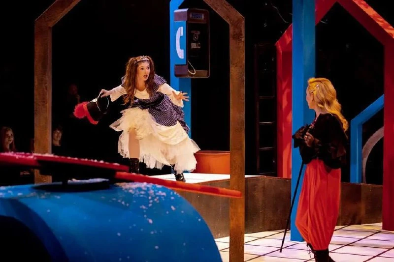 Огниво 🎭

🤔Можно ли поймать удачу? А сразу три хвоста — даже собачьих? Солдату в андерсеновской ск
