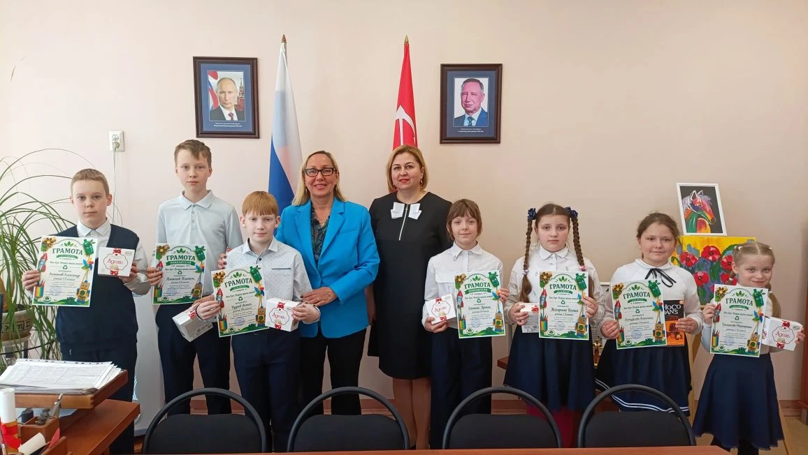 Сегодня состоялось награждение победителей экологического конкурса "Эко-Арт. Вторая жизнь вещей".  П