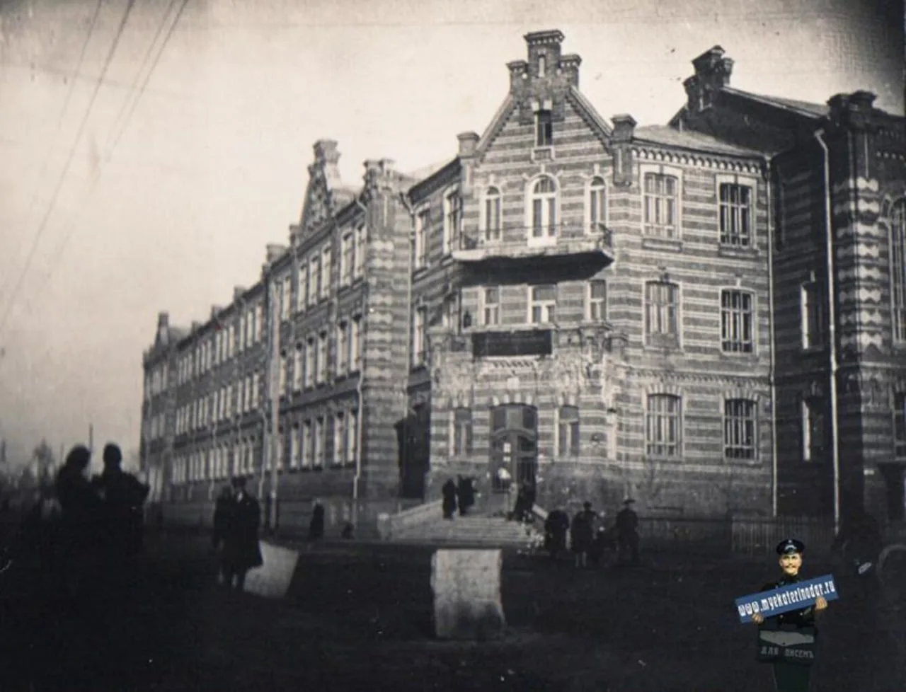 🏫 Теперь тут учатся