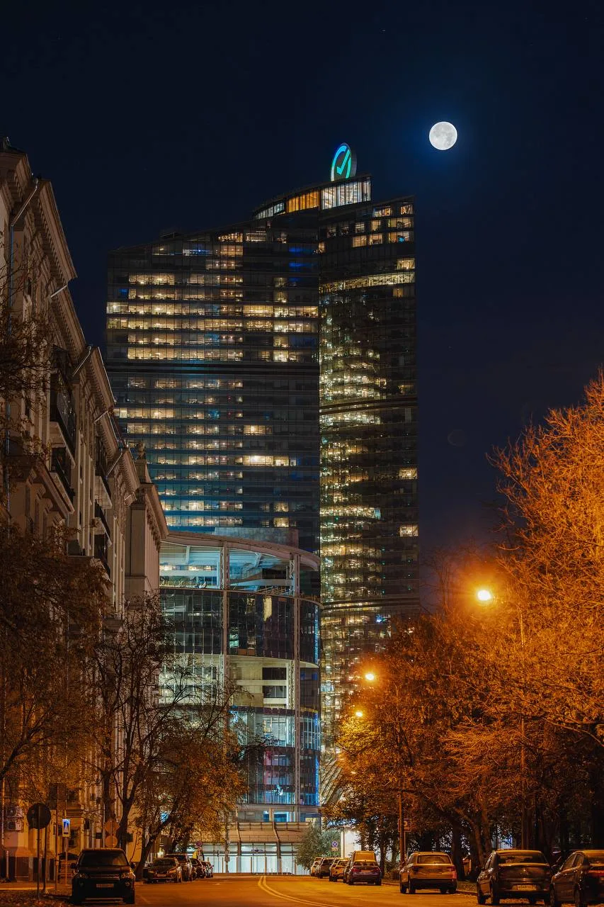 🏙️ Суббота почти позади!