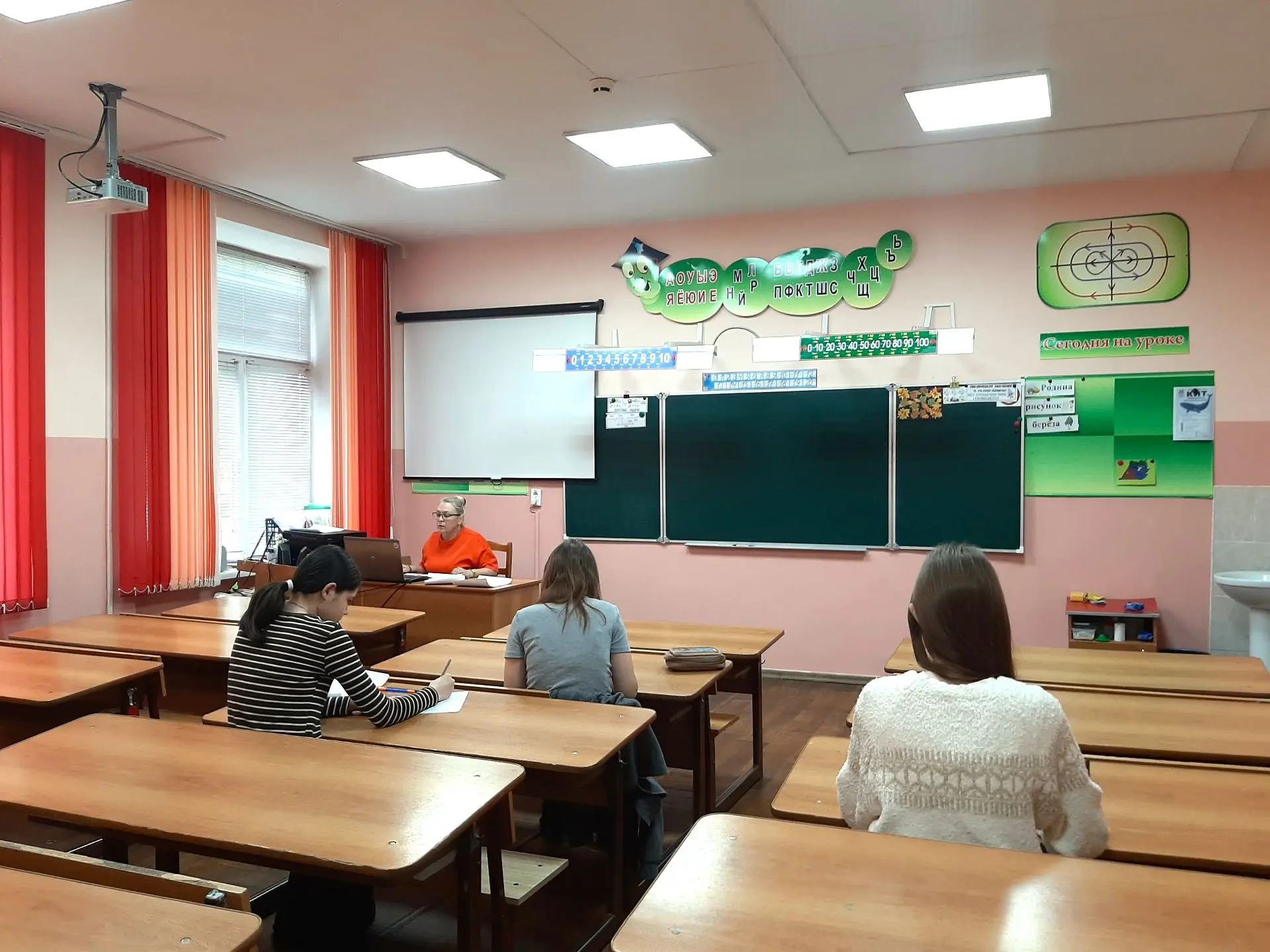 С конца сентября по всей стране, проходят Всероссийские олимпиады школьников. В этот пе...