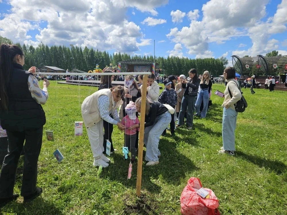 Веселый праздник «Вперед в детство» в Международный день защиты детей прошел в парке "Д...