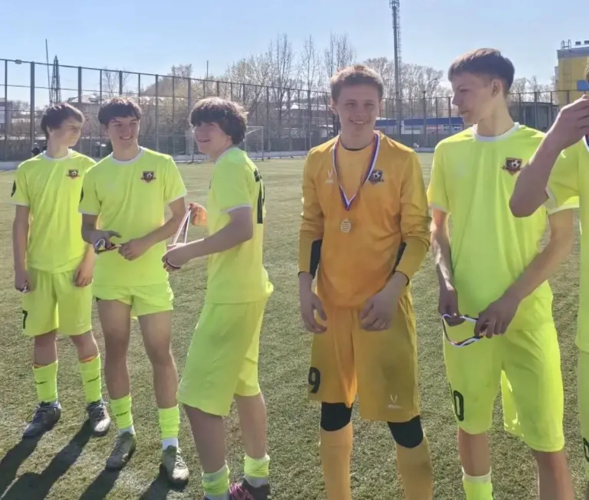 ⚽️Поздравляем учеников нашей школы - Грона Александра, Захарчука Михаила, Камбалина Михаила, Коледин