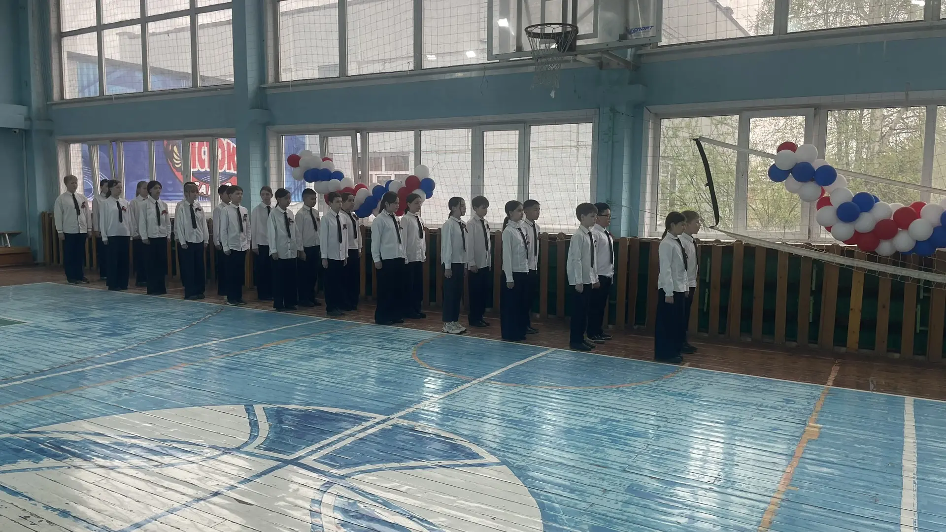 🎉 Смотр строя и песни "Аты-баты" в 5 классах 🎉  Дорогие ученики, учителя и родители!  Сегодня в наше