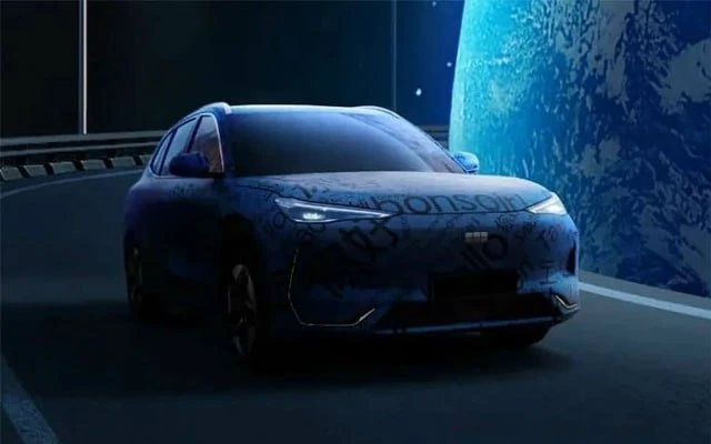 Geely показала новый электрический кроссовер Galaxy E5. Ожидается, что новинку впервые ...