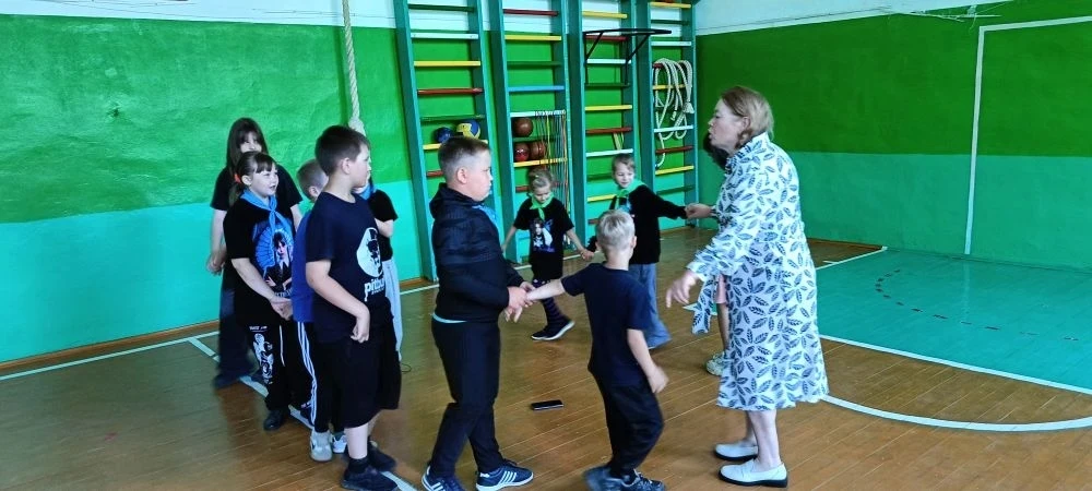 День 8.
Тема  "Культура русских"
Сегодня мы говорили о нашей культуре.  Начали   с викторины "Знаешь