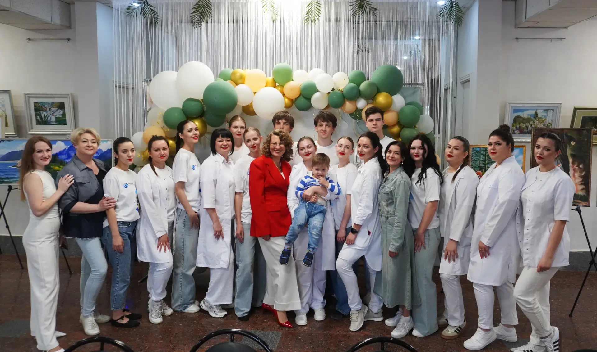 Творческий коллектив СТИ НИТУ «МИСИС» поздравил медработников округа с профессиональным праздником. 