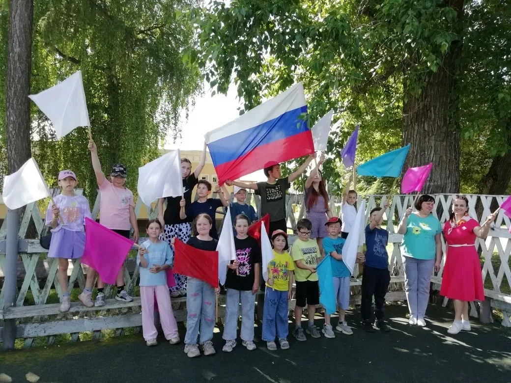 День России

Школьники п. Климковка стали участниками игровой программы, наполненной знаниями о реги
