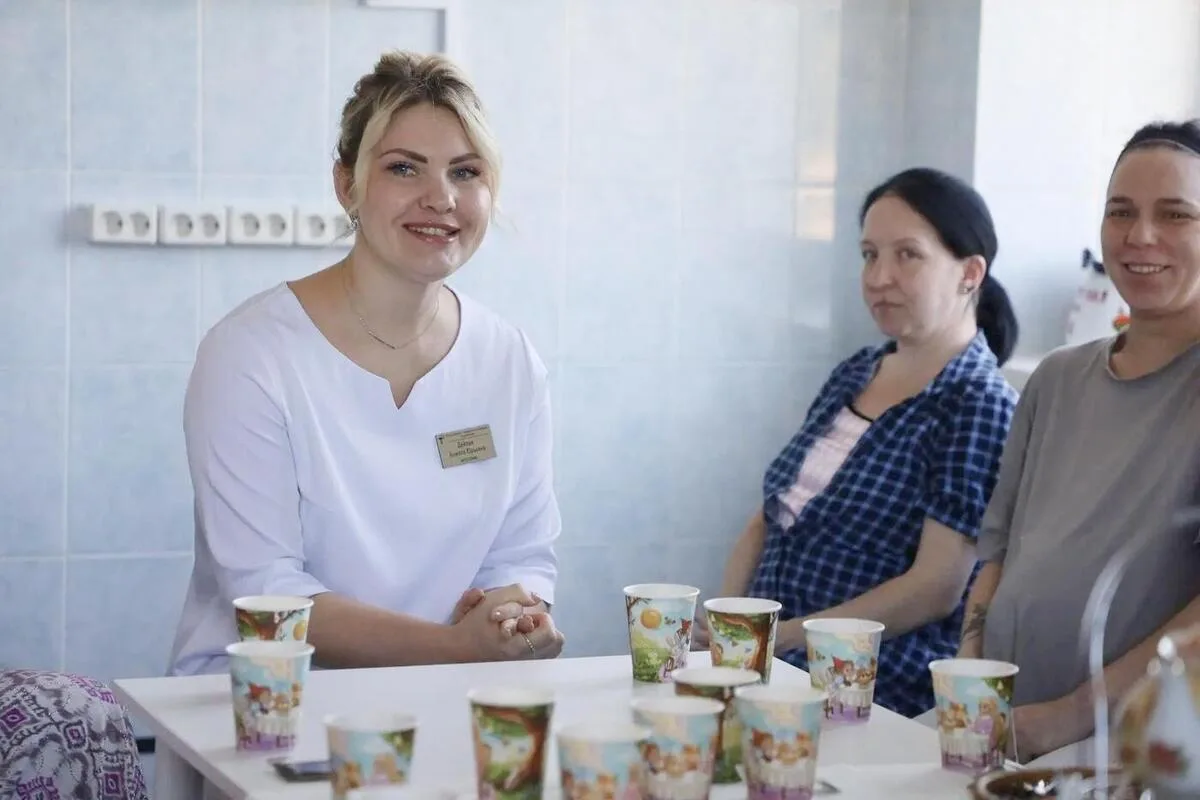 В Серпухове запустили проект «Чаепитие с акушеркой»