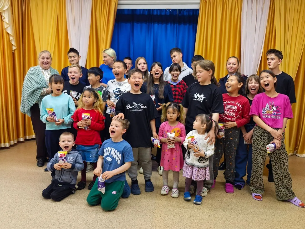 Пусть сегодня и всегда глаза каждого ребенка светятся от счастья 🤗