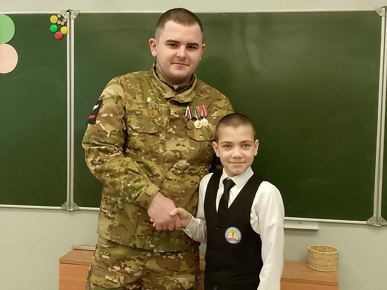 Накануне 23 февраля состоялась встреча учеников с волонтёром СВО Славгородским Данилой,...