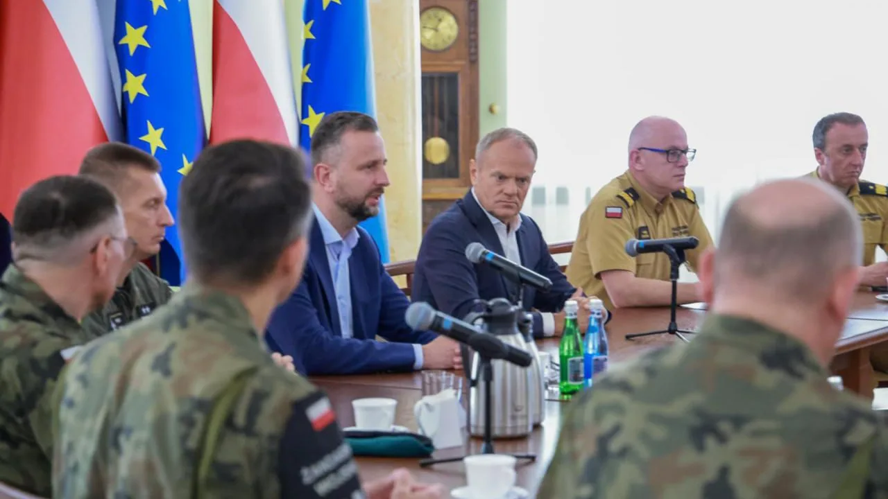 Заявления премьер-министра Польши Дональда Туска касательно упавшей ракеты и не только:

▪️Польское 