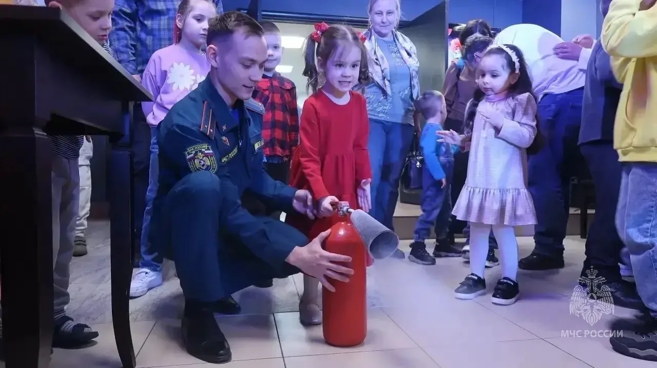 🎭 В Московском театре иллюзии прошёл комплексный урок безопасности  Перед премьерой спектакля «Кошки