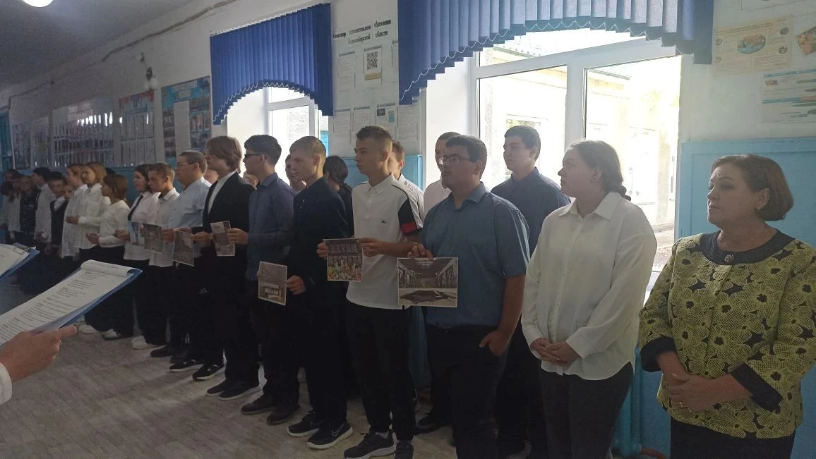 ШКОЛЬНЫЕ НОВОСТИ. Сегодня 3 сентября в МКОУ Козловской СОШ. Прошла линейка " Памяти жер...
