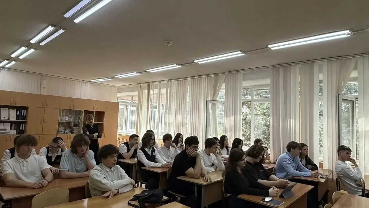 🛡️ Профилактика безопасности: в гимназии прошла лекция об ответственности для несовершеннолетних в р
