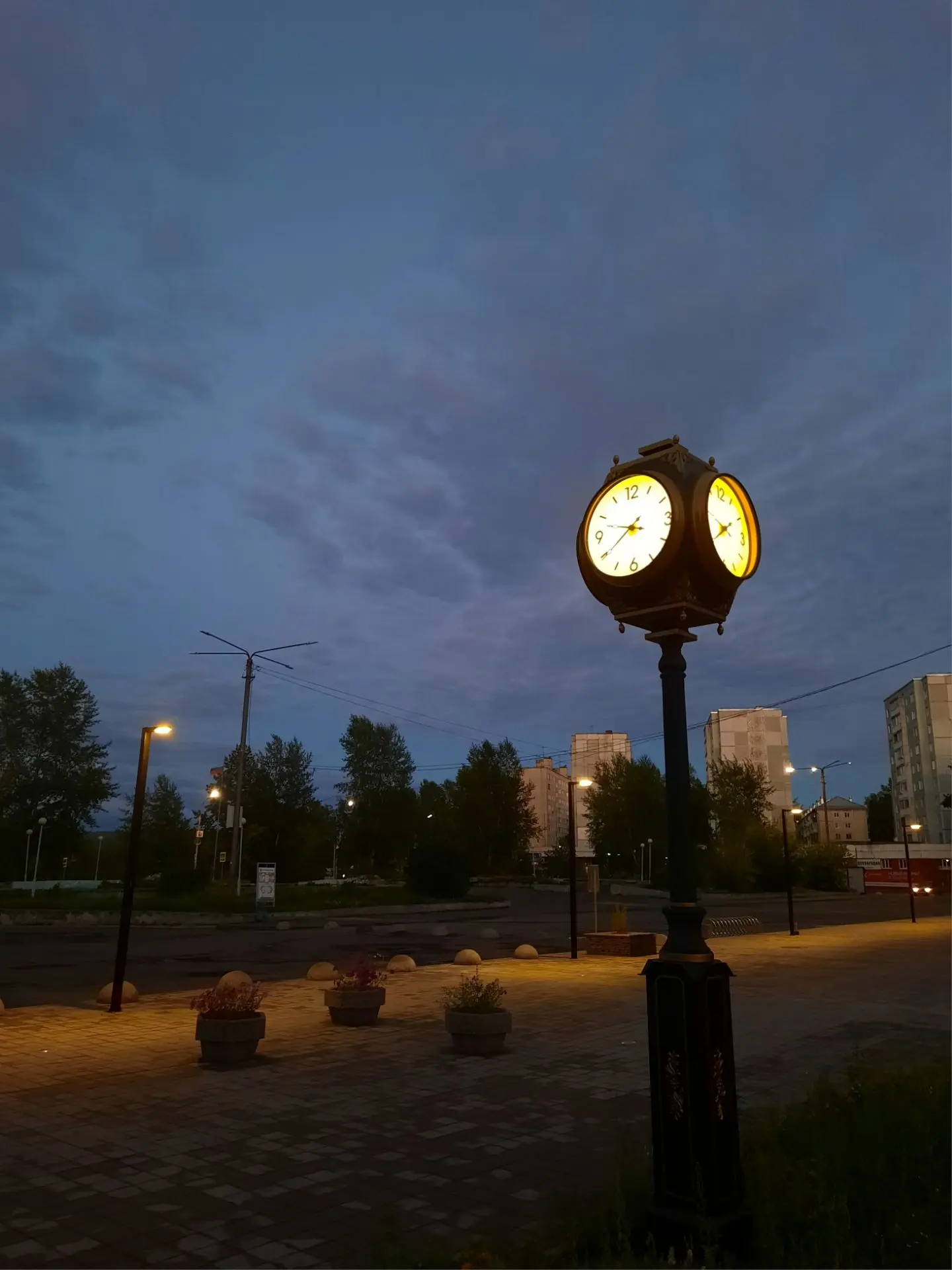 В Усть-Илимске по работе на несколько дней.