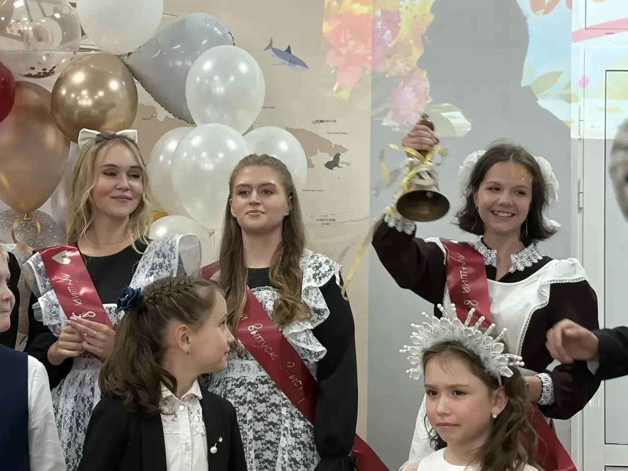 Это очень волнительное и важное событие! 🎓 Последний звонок — символ завершения большо...