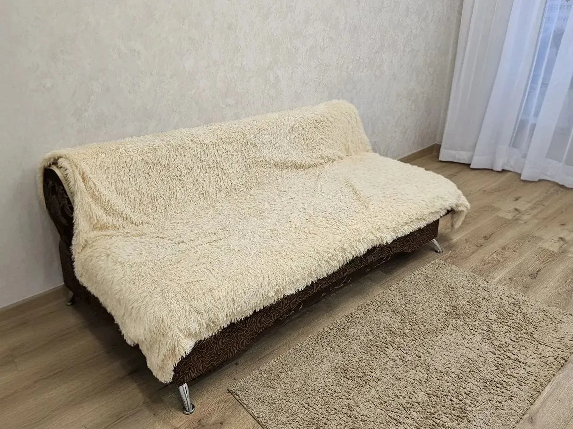 Отдам БЕСПЛАТНО диван в хорошем состоянии. Все вопросы в л/с.