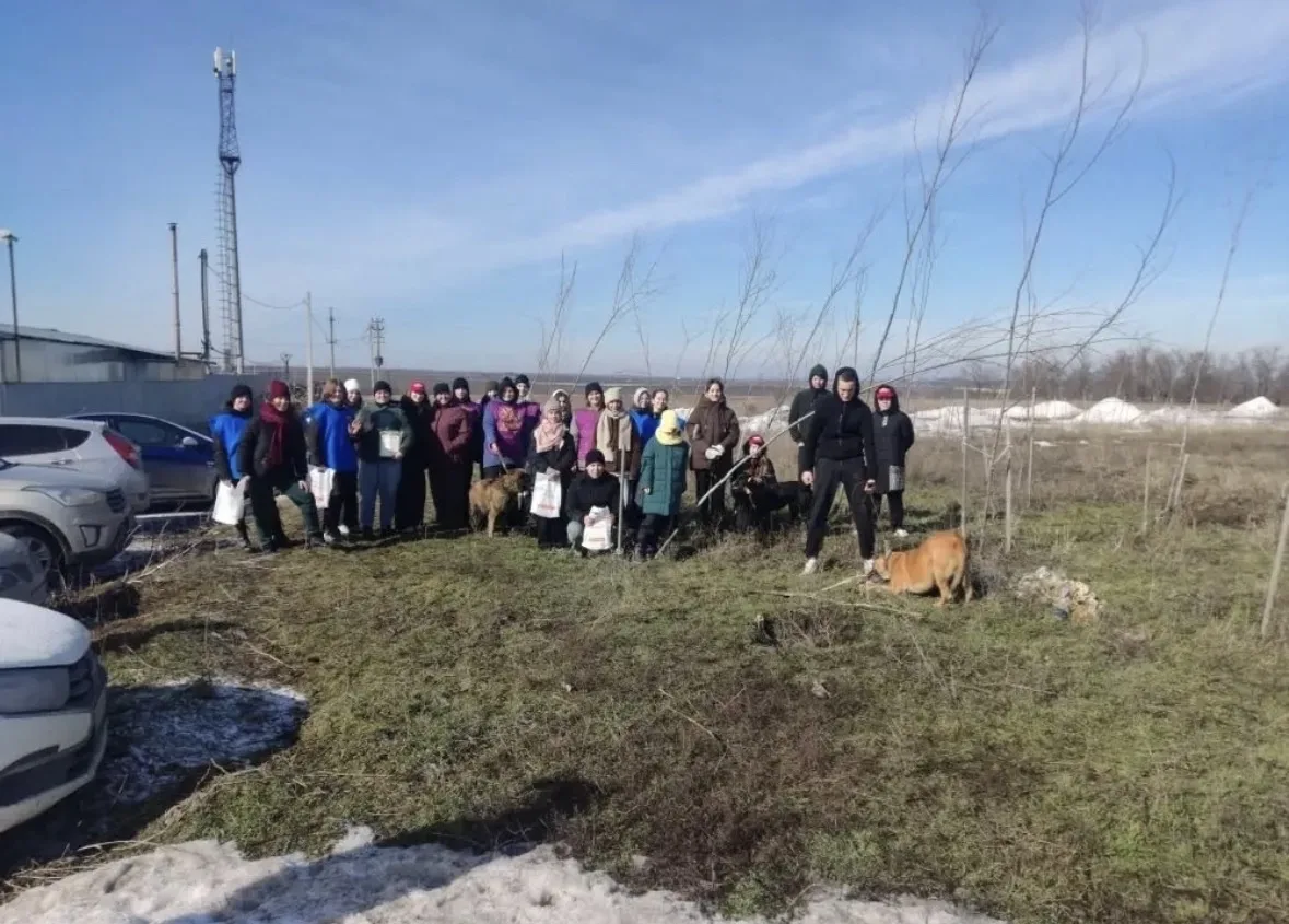 🚐 С заботой о братьях меньших  Волонтёры нашей школы из 7И и 11А классов съездили в приют «Сохраняя 