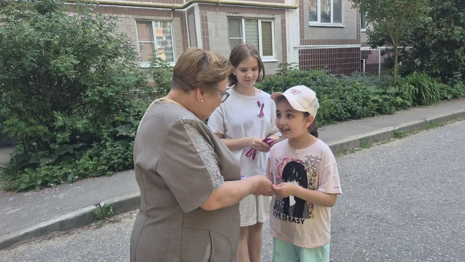 💥 Наши новости. Акция, посвящённая Дню России прошла в м. о. Чехов 

В преддверии Дня России в посё