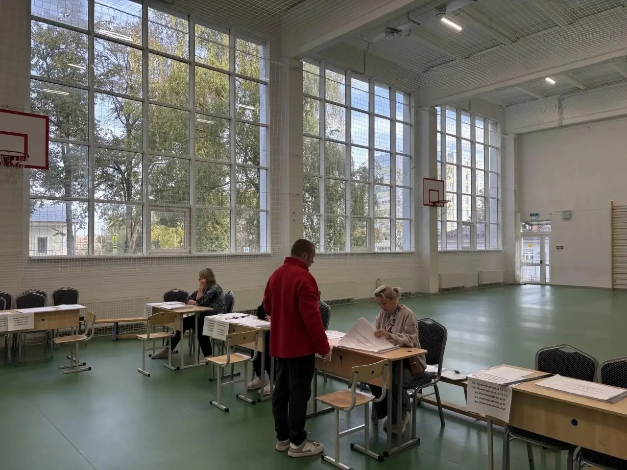 На избирательном участке в гимназии имени В. Татищева всё готово для встречи избирателе...